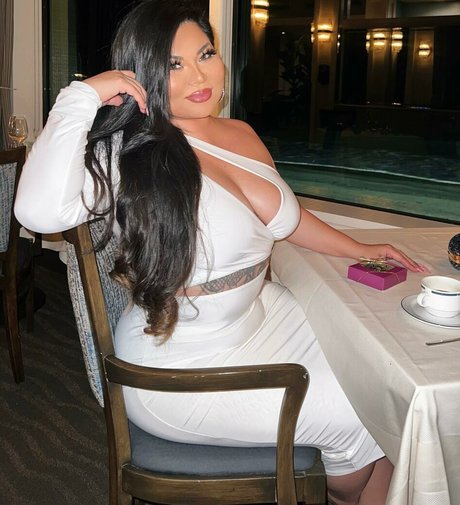 Mizuki Brown pretty model galleries