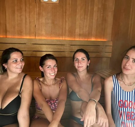 Teresa V nude model picture