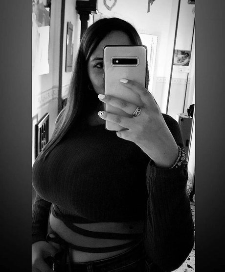 Teresa V model pretty photos