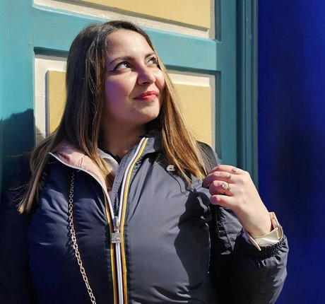 Teresa V naked model gallery