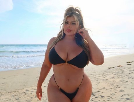 Michelle Mendez erotic actress picture