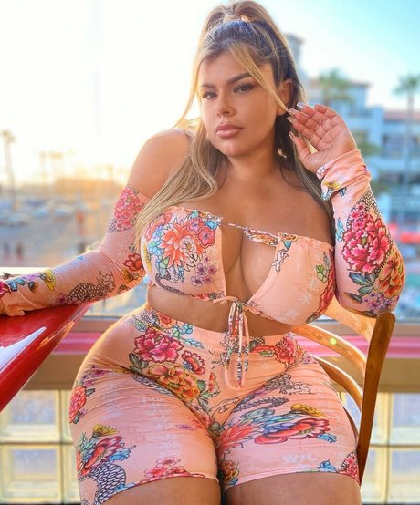 Michelle Mendez beautiful model galleries