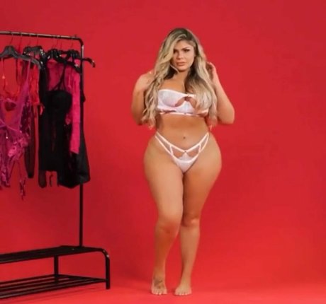 Michelle Mendez star erotic img