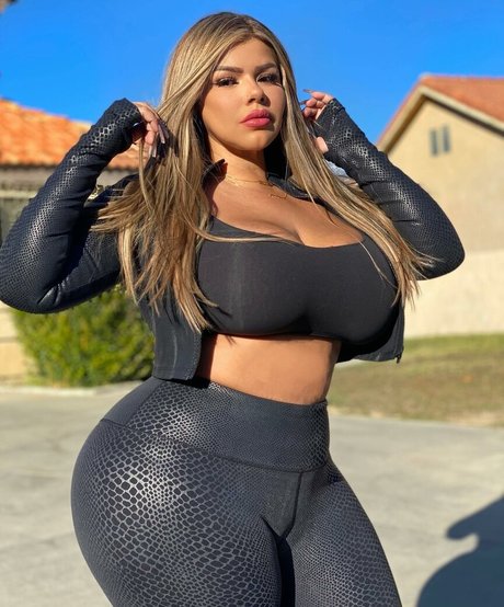 Michelle Mendez naked pornstar images