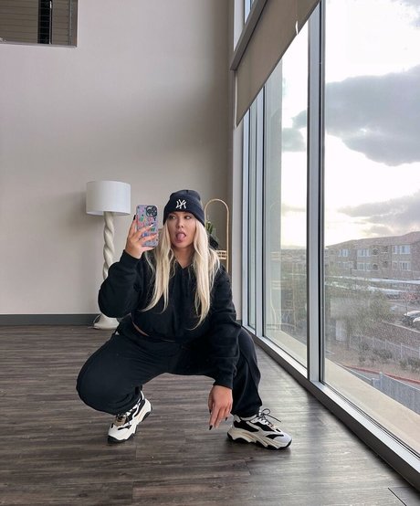 one onlyfans art porn image