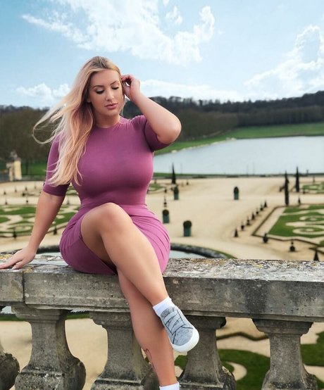 squirting pussy onlyfans art naked picture