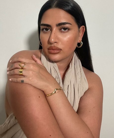 Irena Drezi high quality model images