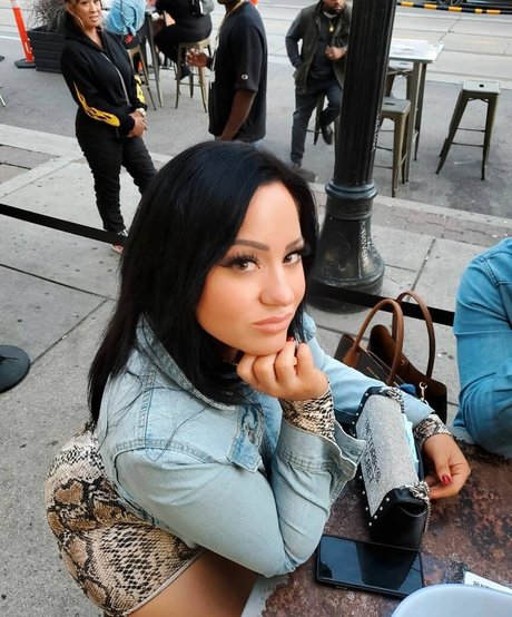 Anjadee pornstar img