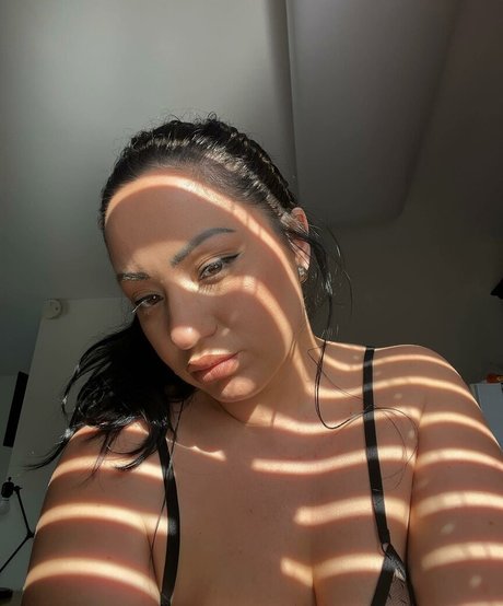 Anjadee free actress picture