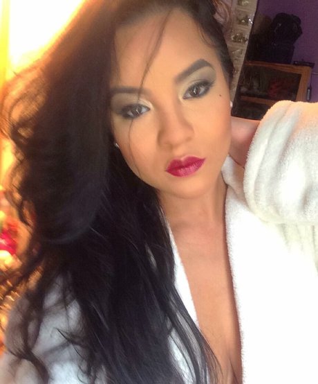 comedian onlyfans pornographic images