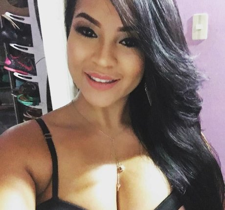 Toni Salina Chee Young star pretty image