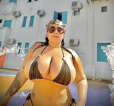 Blaalz model porn pic