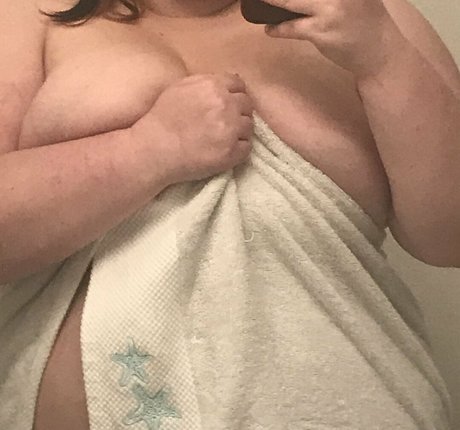 divine hedonist beautiful model pics