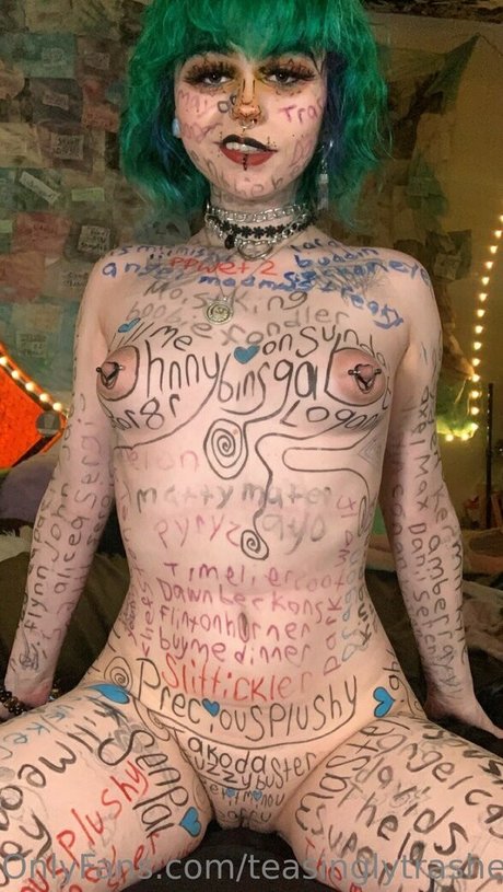 blonde secretary onlyfans beautiful naked picture