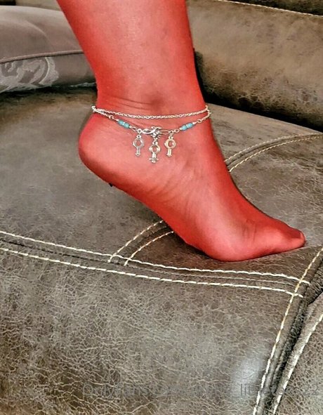 pretty littletoes22 exclusive model photos