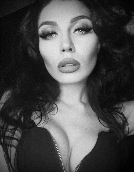 babe brunette onlyfans hot porn image