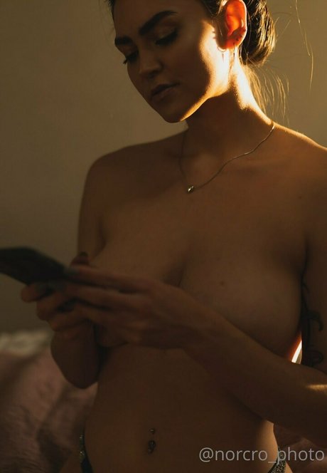 norcro photo exclusive model photo