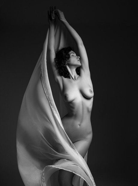 Tim Redu model beautiful archive