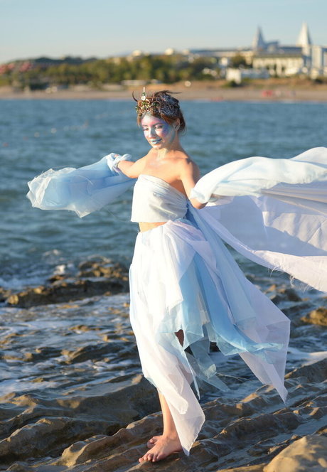 gjane high quality model picture