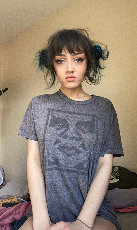 alvieonline nudes model photos