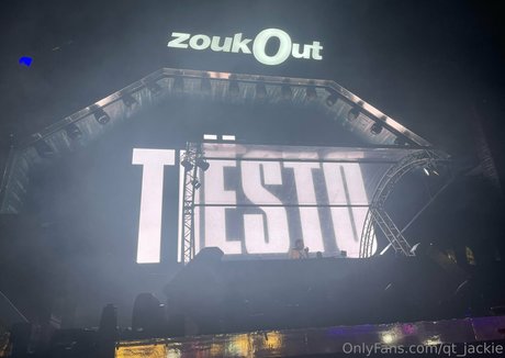 qt jackie beautiful star picture