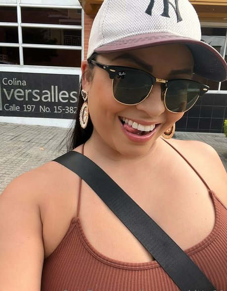 inocentekitty11 hd model images