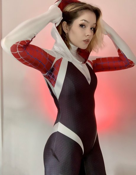 Bread Boodle beautiful model image