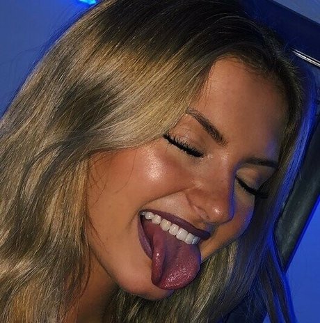 Mackinzee Hill model free picture