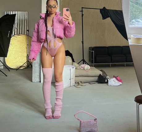 Zaebacho model porn images