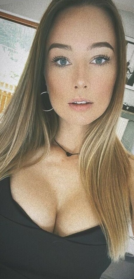 lizzzyfox model perfect images