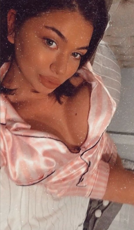 Roxana Elena hd model gallery