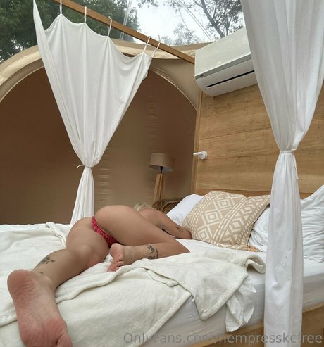 hempresskcfree model pornographic image