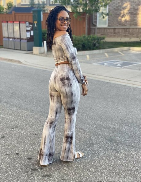 iamkirakadence model pornographic galleries