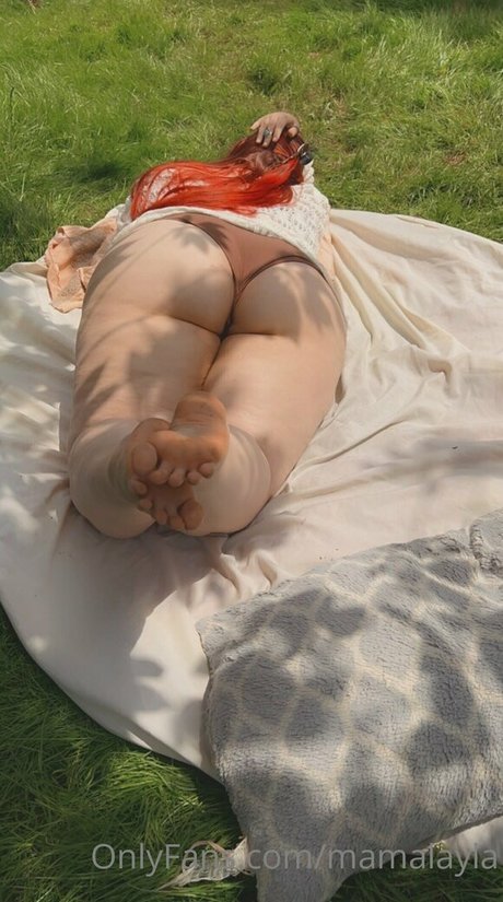 mamalayla model naked image