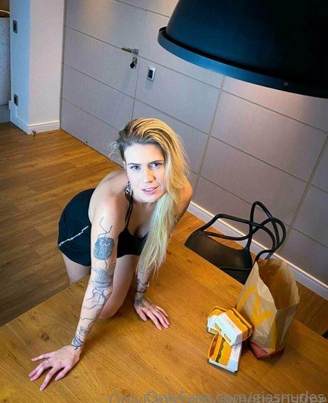 giasnudes star nude pictures