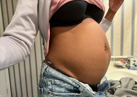 mangomob92 pornstar erotic pic