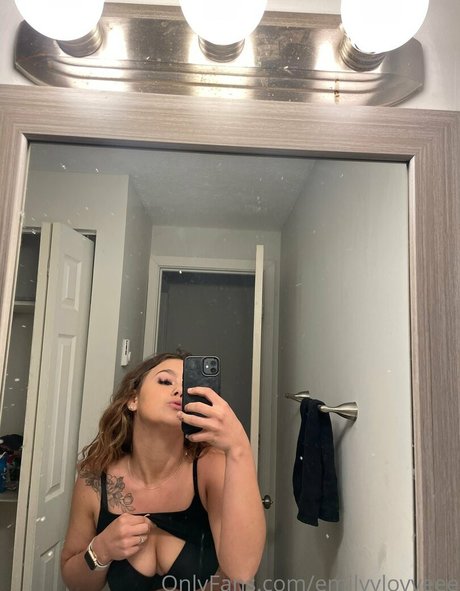 emilyylovveee star adult img