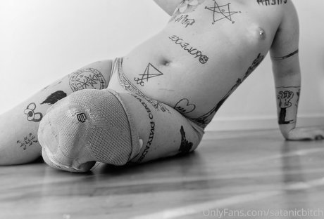 bitxhcraft erotic model photos