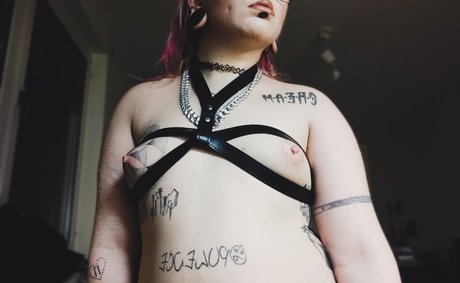 bitxhcraft model naked pic