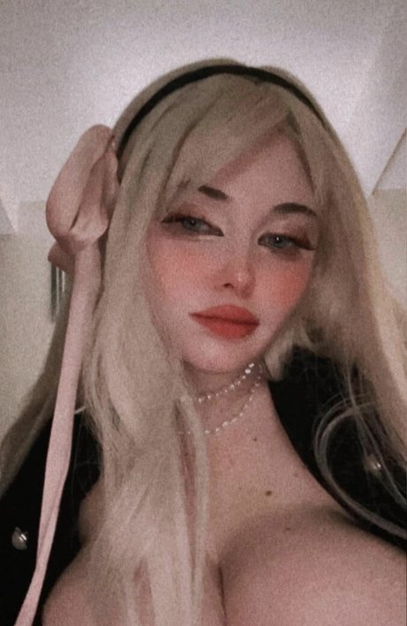 Milkmews naked star image