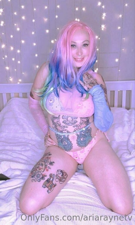ariaraynetv pornographic model img