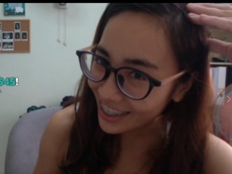 Offlinemandy nudes model images