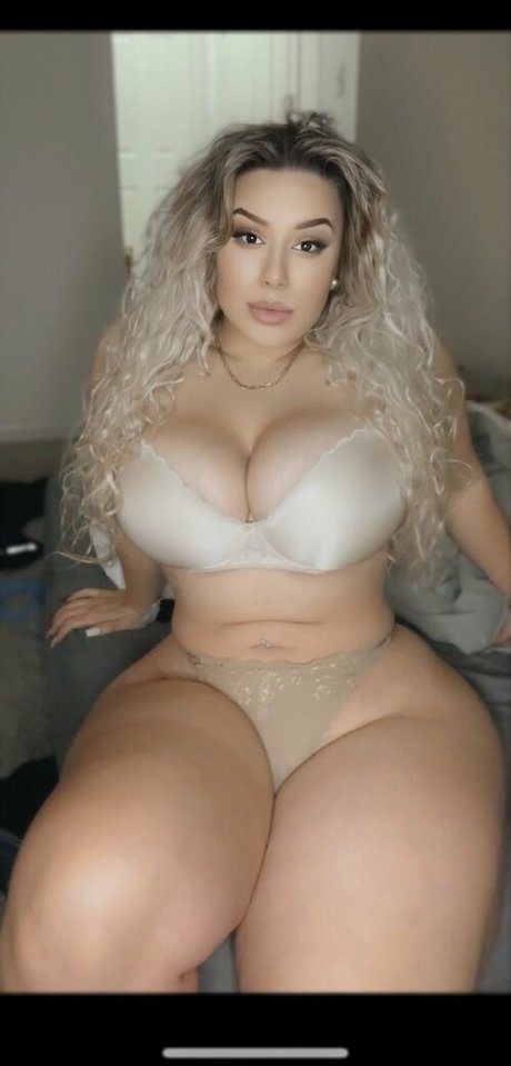 Blondiemami hd model photos