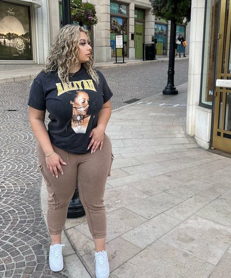 Blondiemami model nudes pics