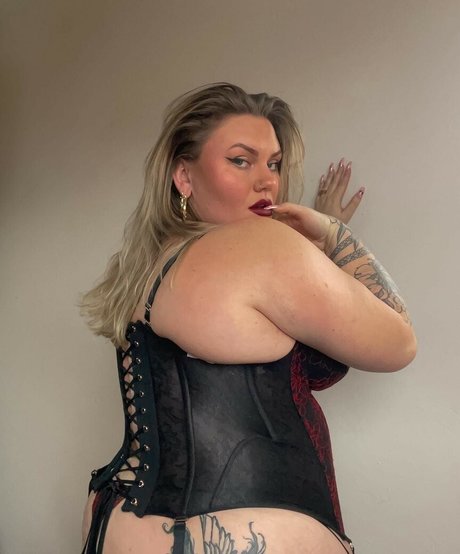 Lovaeij pornstar naked images