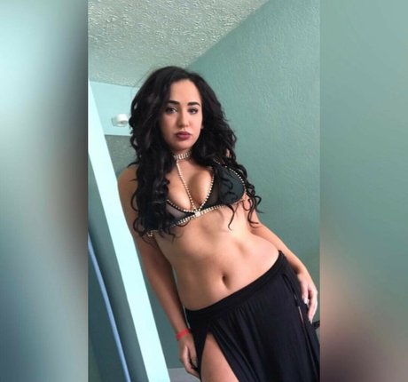 Tana Habibi pornstar sexy pictures