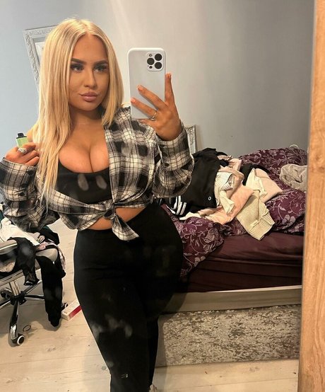 big areolas onlyfans top picture