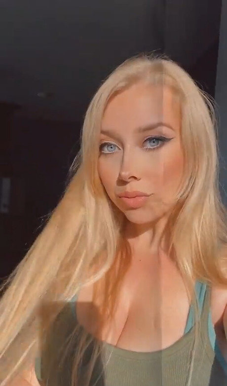 Rhiannon C star art picture