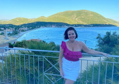 Chloe G actress pictures