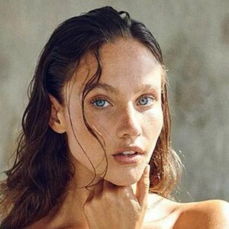 Bonnie Weddell model hot pics